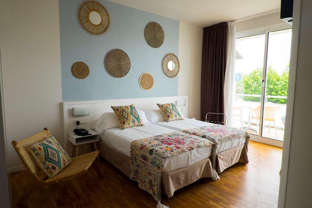 Hotel Subur Maritim Sitges Room photo